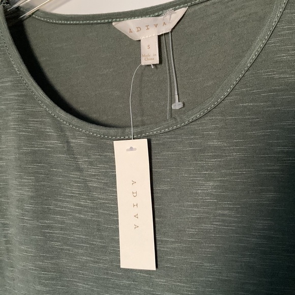 🛍️[DONATED] NWT Adiva | Green Blouse Lotus Flower, embroidered lace accents - Picture 3 of 6